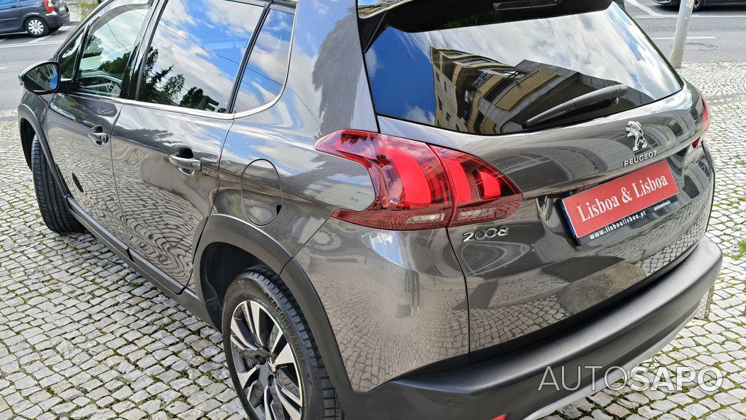Peugeot 2008 1.2 PureTech Allure EAT6 de 2019