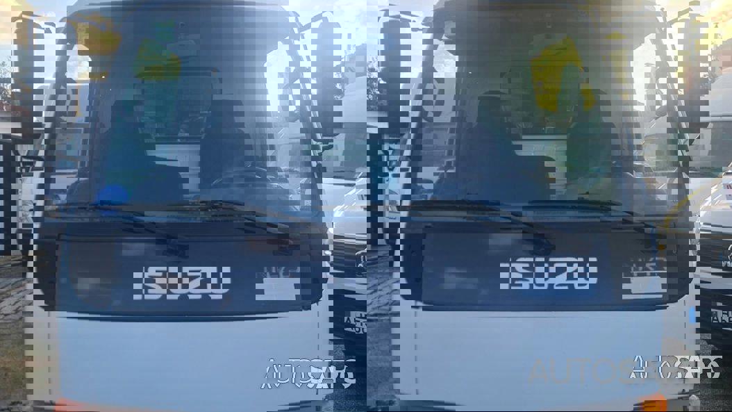 Isuzu NKR de 1999