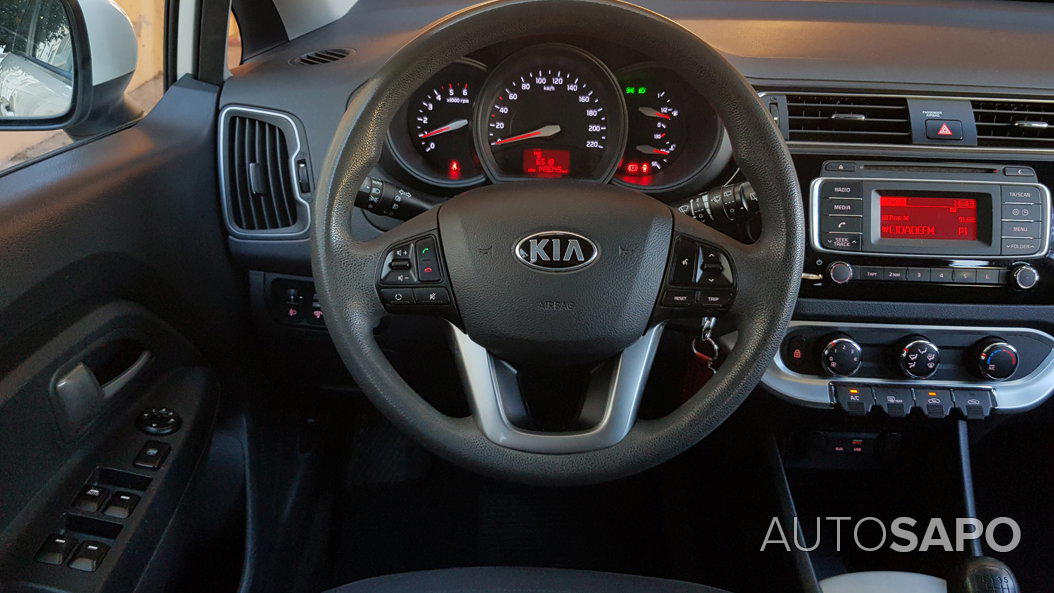 Kia Rio 1.1 CRDi EX de 2015