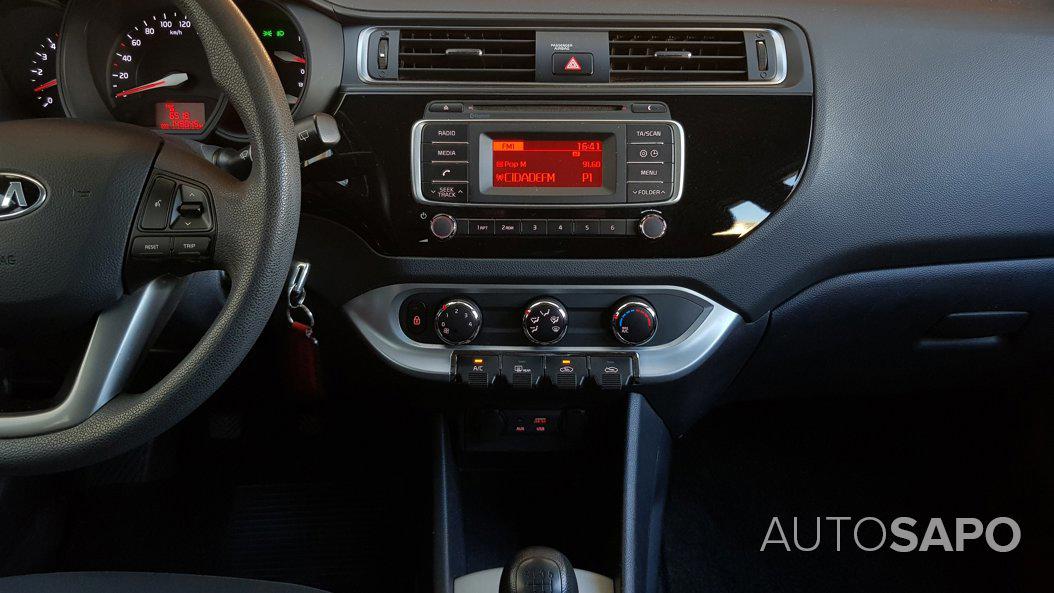 Kia Rio 1.1 CRDi EX de 2015