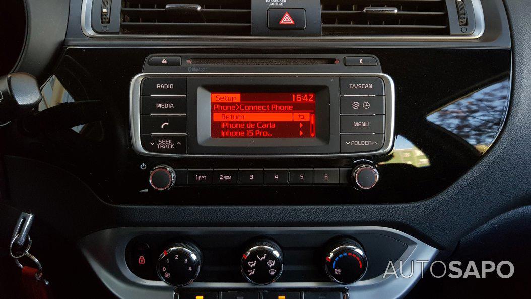 Kia Rio 1.1 CRDi EX de 2015