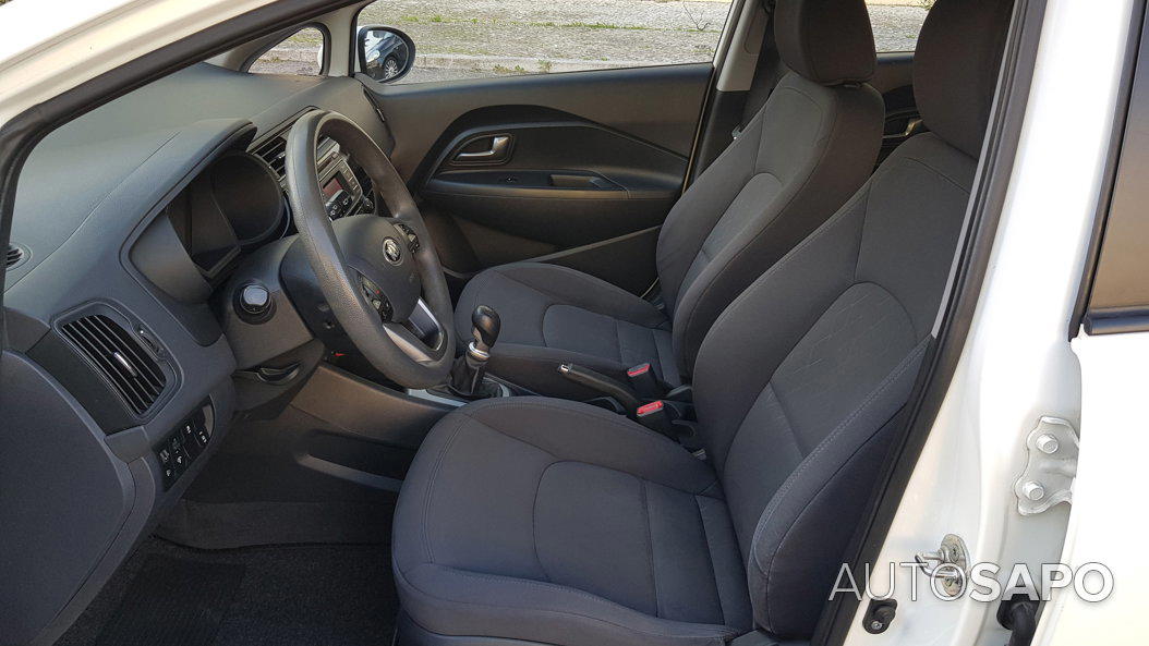 Kia Rio 1.1 CRDi EX de 2015