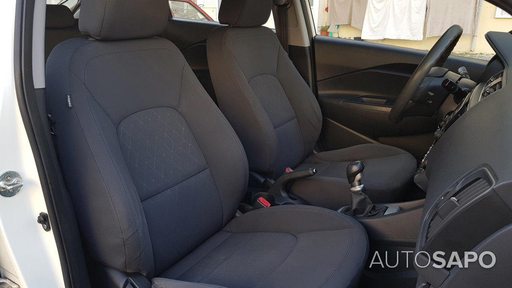 Kia Rio 1.1 CRDi EX de 2015