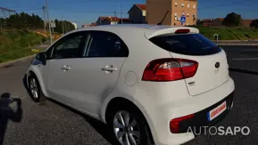 Kia Rio 1.1 CRDi EX de 2015