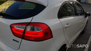 Kia Rio 1.1 CRDi EX de 2015