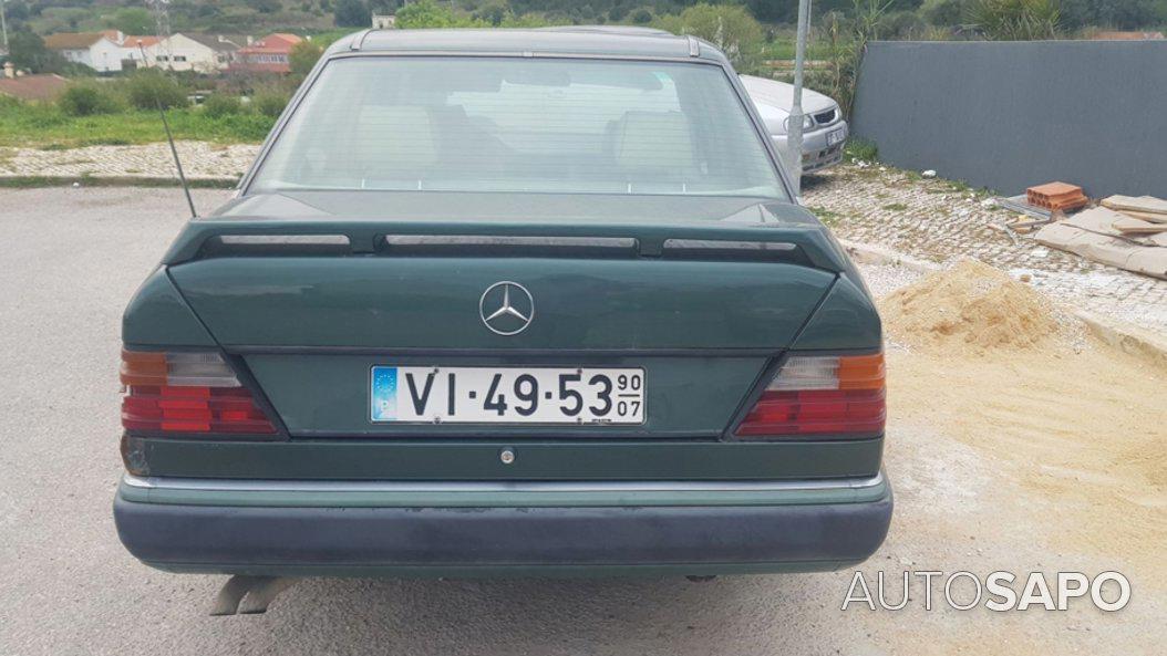 Mercedes-Benz 300 de 1990