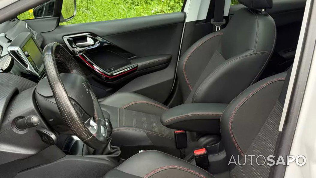 Peugeot 208 1.2 PureTech GT de 2018