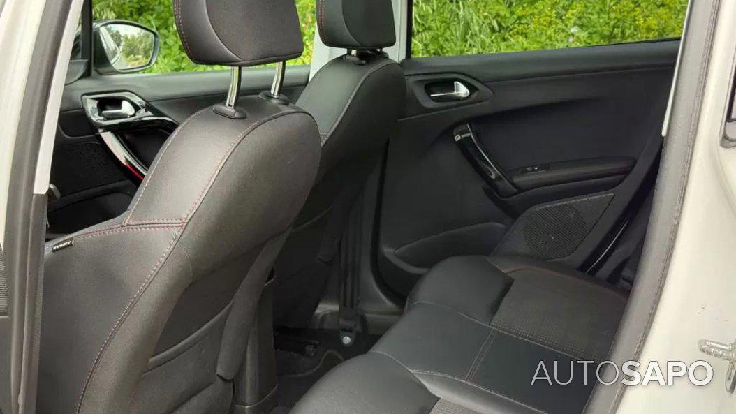Peugeot 208 1.2 PureTech GT de 2018