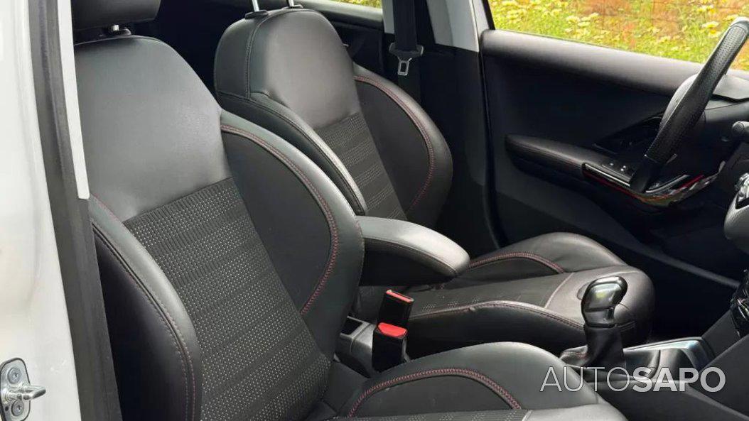 Peugeot 208 1.2 PureTech GT de 2018