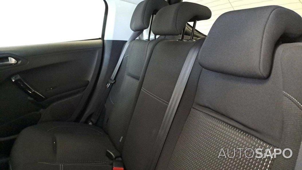 Peugeot 208 1.2 PureTech Allure de 2018