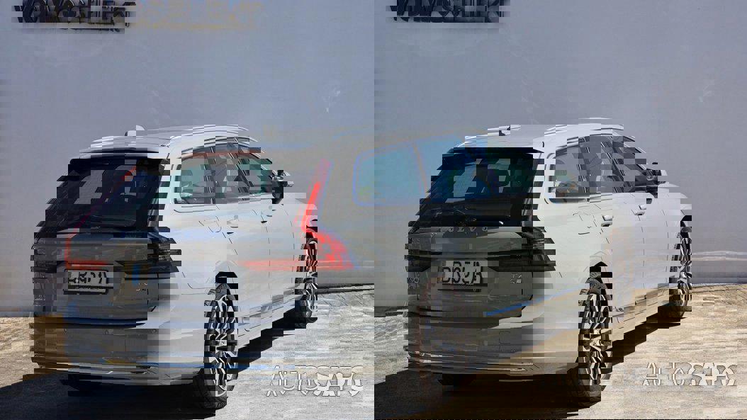 Volvo V90 de 2025