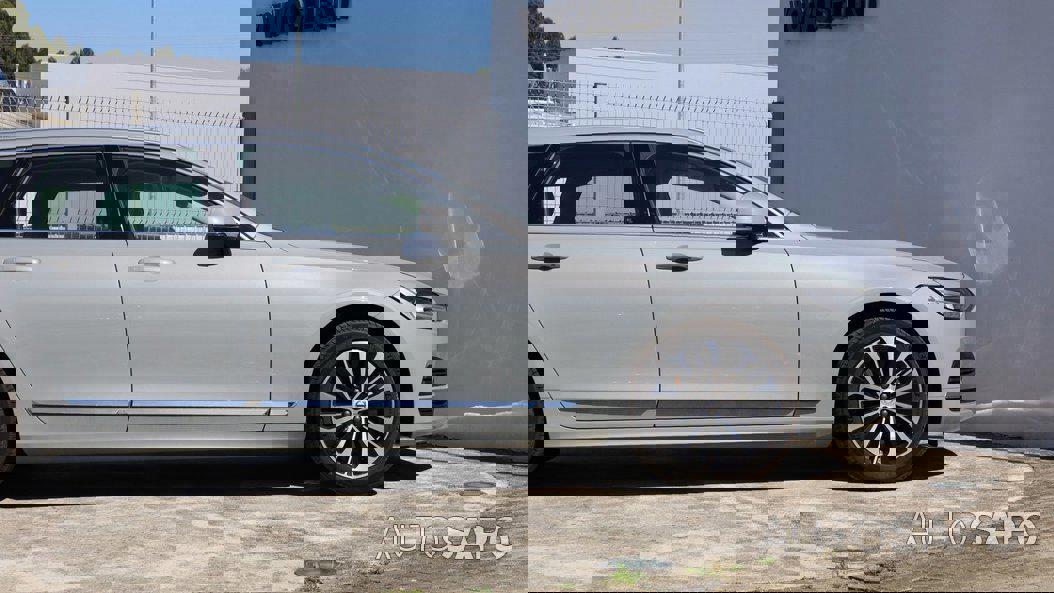 Volvo V90 de 2025