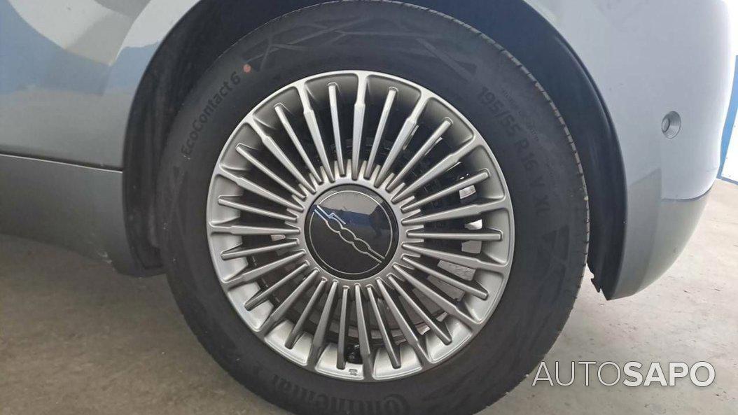 Fiat 500e 3+1 42 KWH de 2023
