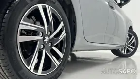 Peugeot 208 1.2 PureTech Allure Pack EAT8 de 2021