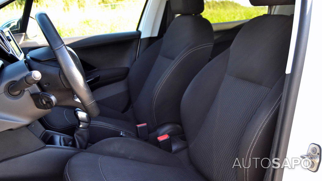 Peugeot 208 1.6 Blue HDI Style de 2017