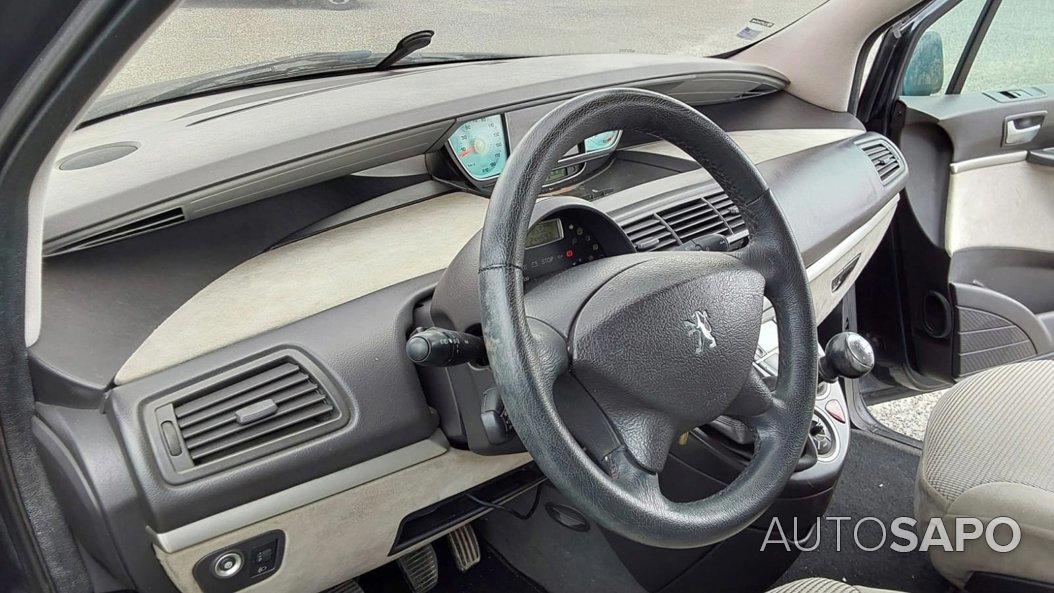 Peugeot 807 2.2 HDi Navteq de 2005