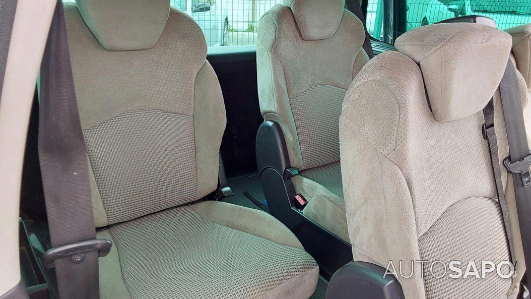 Peugeot 807 2.2 HDi Navteq de 2005