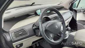 Peugeot 807 2.2 HDi Navteq de 2005