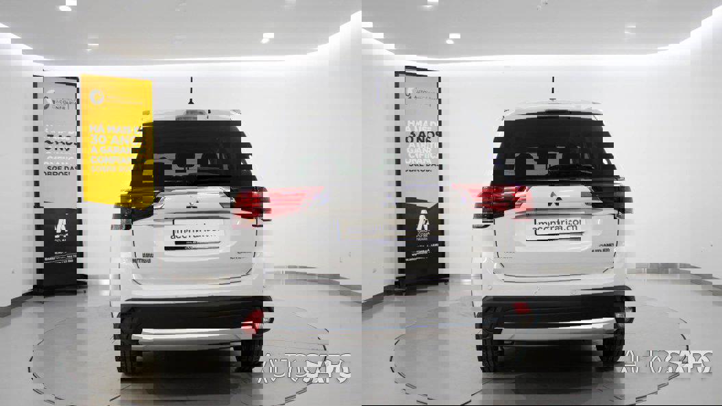 Mitsubishi Outlander 2.2 DI-D Instyle Navi de 2016