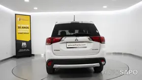 Mitsubishi Outlander 2.2 DI-D Instyle Navi de 2016