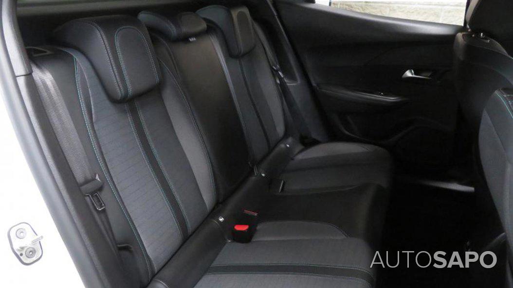Peugeot 2008 1.2 PureTech Allure Pack de 2023