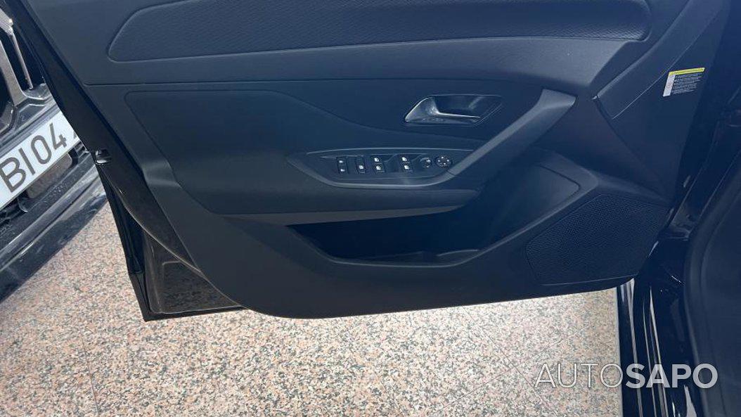 Peugeot 308 1.2 PureTech Allure EAT8 de 2024