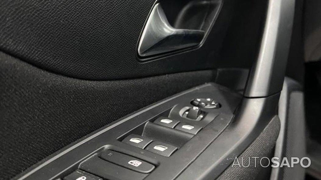 Peugeot 308 1.2 PureTech Allure EAT8 de 2024