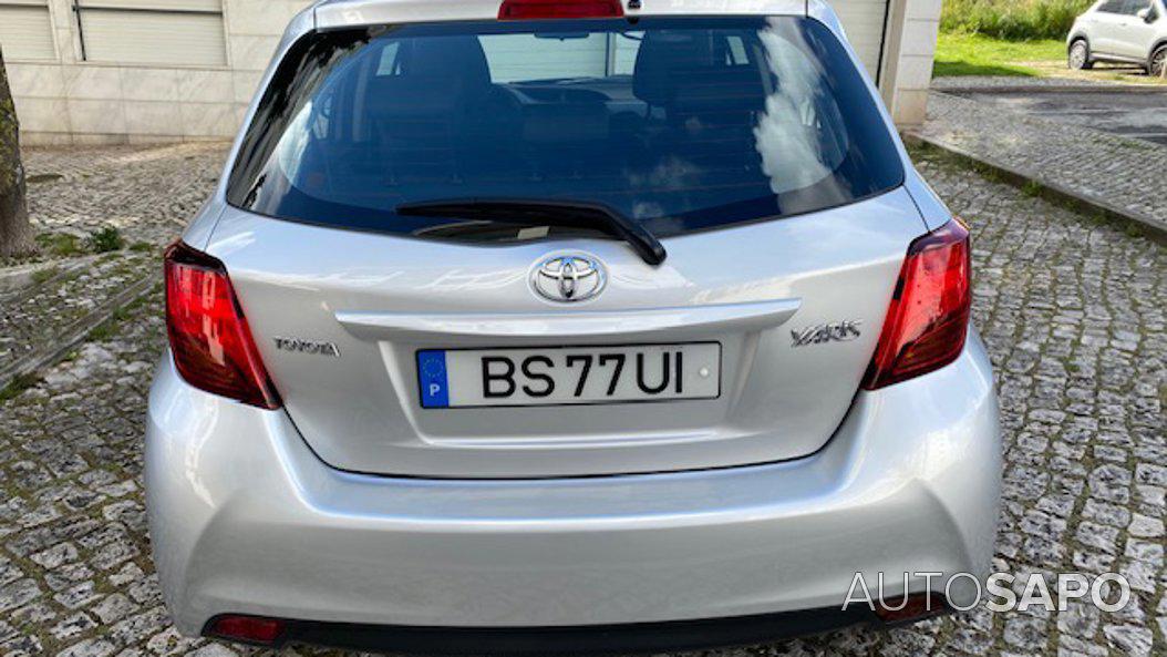 Toyota Yaris 1.0 VVT-i Comfort+AC de 2015