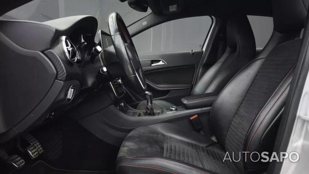 Mercedes-Benz Classe A 180 d AMG Line de 2015