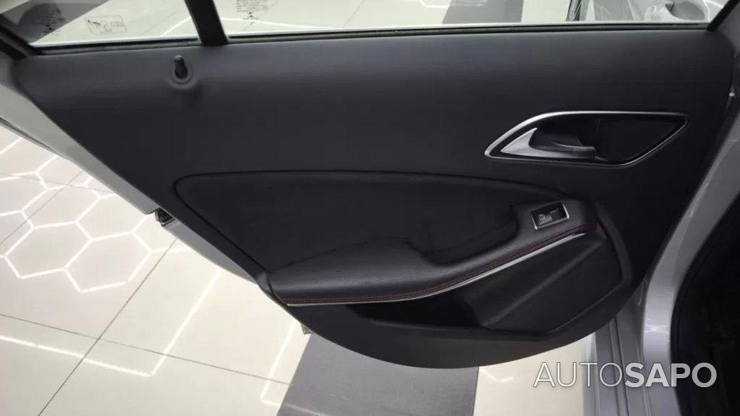 Mercedes-Benz Classe A 180 d AMG Line de 2015