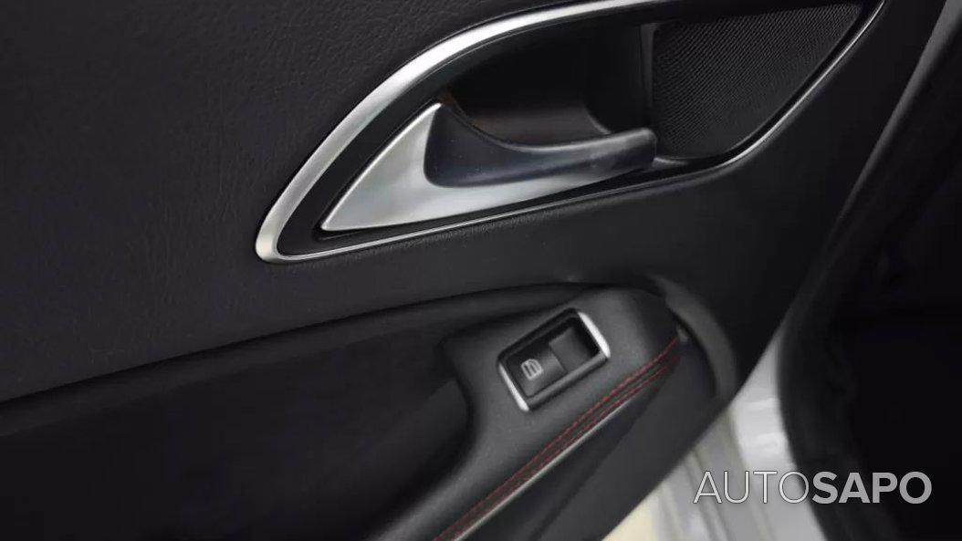 Mercedes-Benz Classe A 180 d AMG Line de 2015