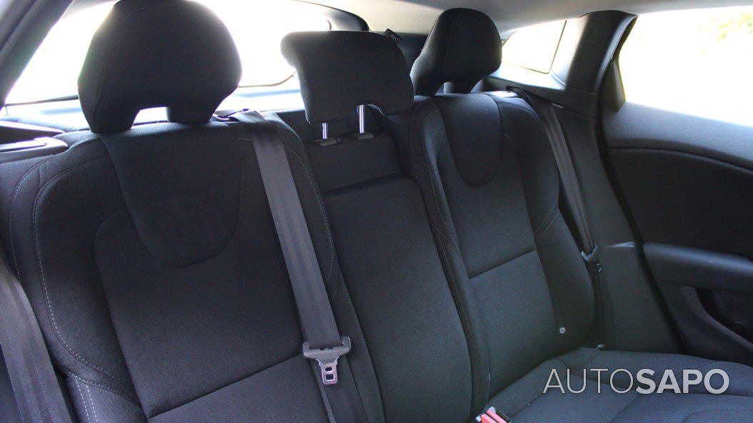 Volvo V40 Cross Country 2.0 D2 Momentum Geartronic de 2018