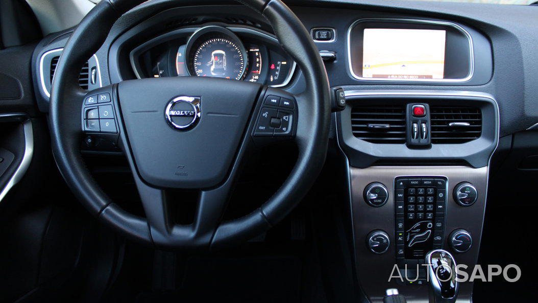 Volvo V40 Cross Country 2.0 D2 Momentum Geartronic de 2018
