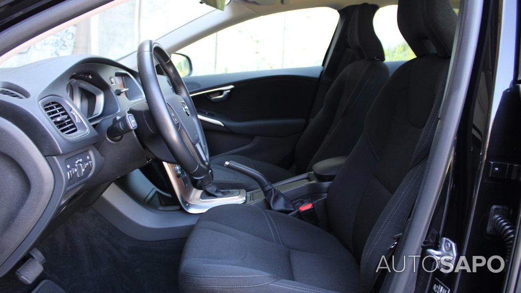 Volvo V40 Cross Country 2.0 D2 Momentum Geartronic de 2018