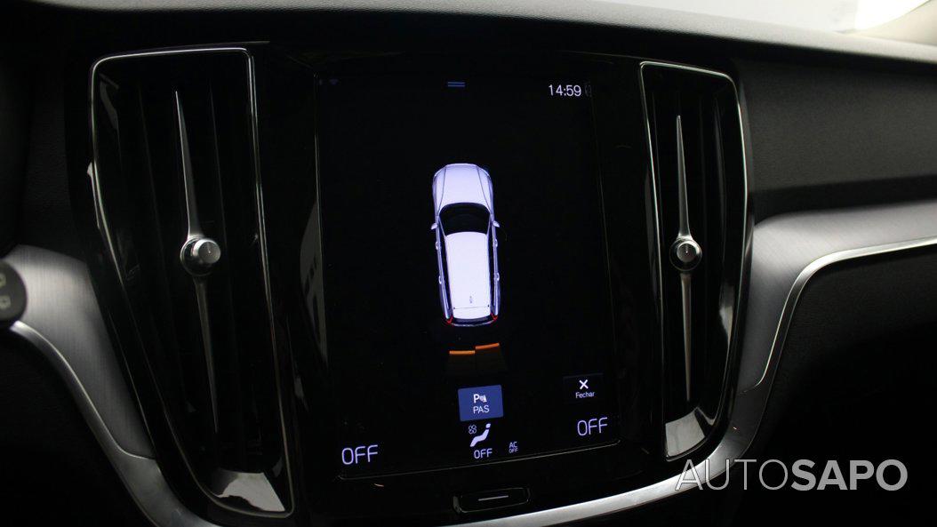 Volvo V60 2.0 B4 Momentum Core Geartronic de 2021