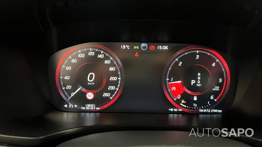 Volvo V60 2.0 B4 Momentum Core Geartronic de 2021