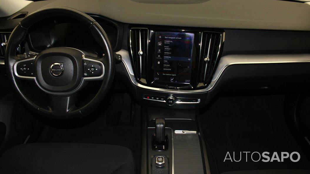 Volvo V60 2.0 B4 Momentum Core Geartronic de 2021