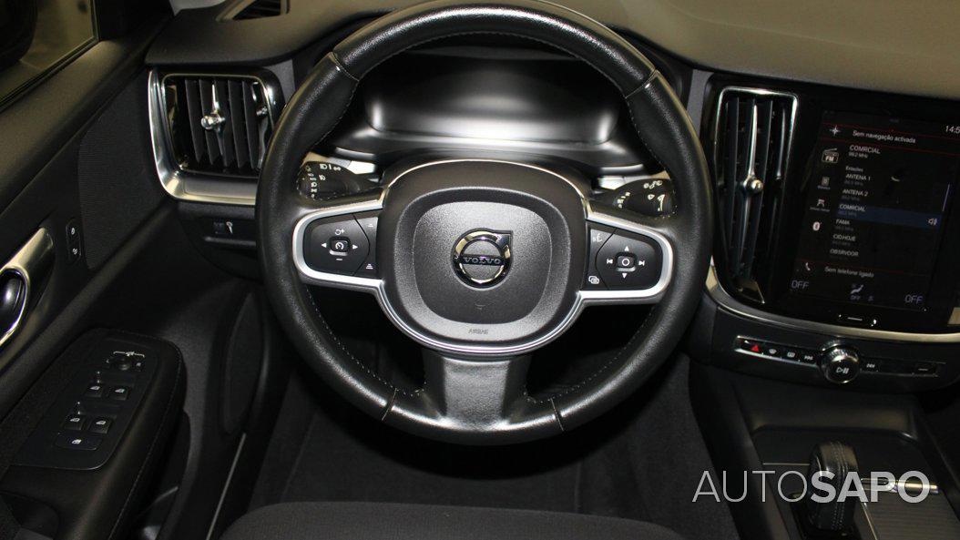 Volvo V60 2.0 B4 Momentum Core Geartronic de 2021