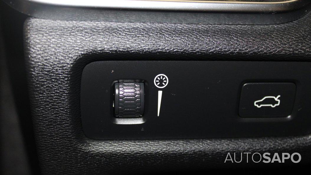 Volvo V60 2.0 B4 Momentum Core Geartronic de 2021