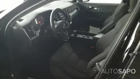 Volvo V60 2.0 B4 Momentum Core Geartronic de 2021