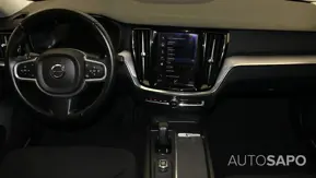 Volvo V60 2.0 B4 Momentum Core Geartronic de 2021