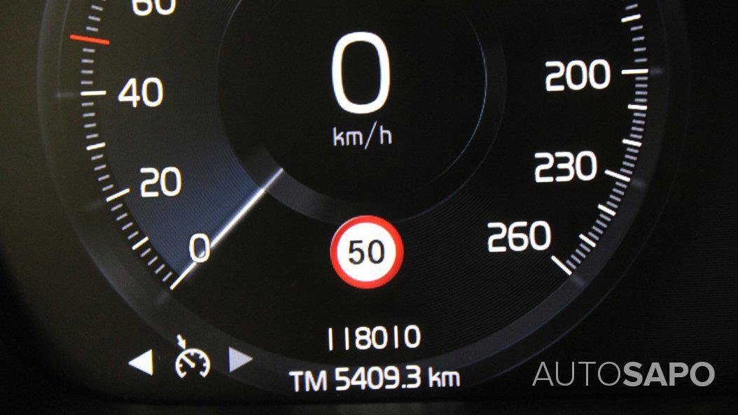 Volvo XC40 1.5 T2 Momentum Core de 2021