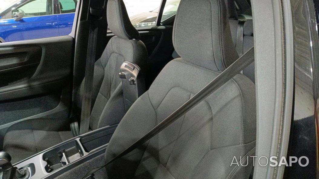Volvo XC40 1.5 T2 Momentum Core de 2021