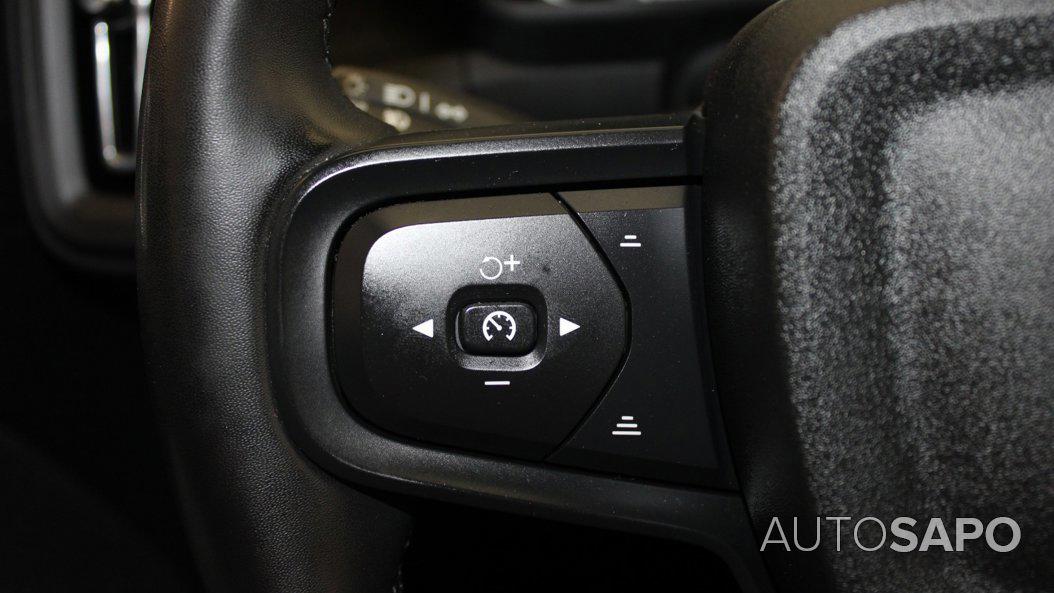Volvo XC40 1.5 T2 Momentum Core de 2021