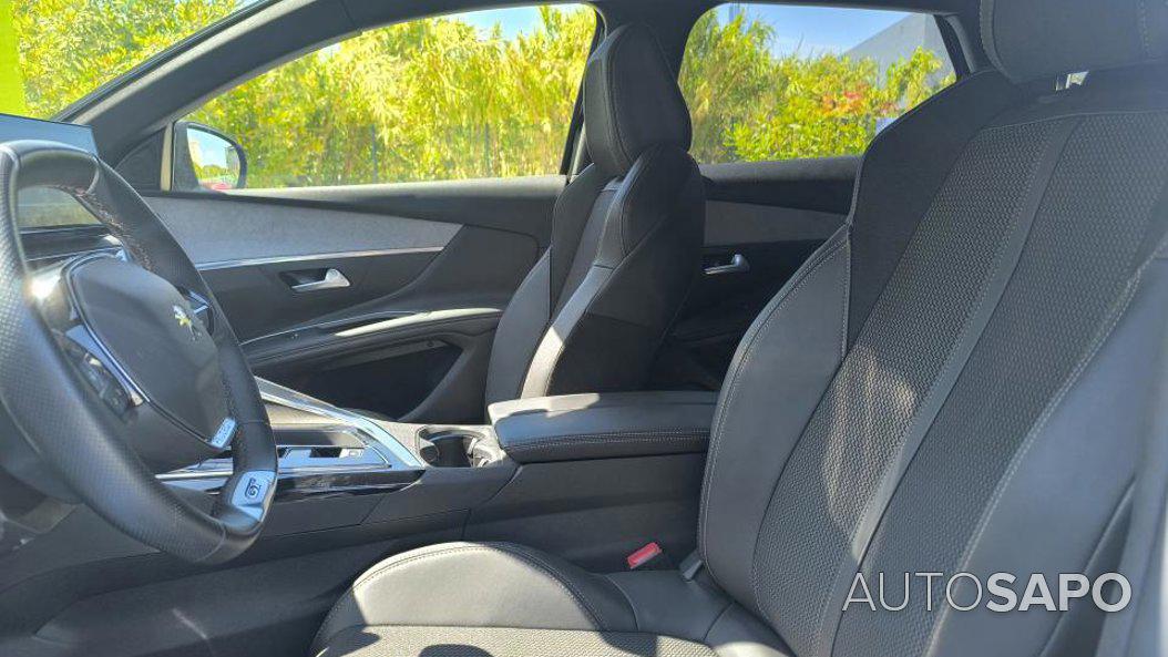 Peugeot 3008 1.6 Hybrid GT e-EAT8 de 2023