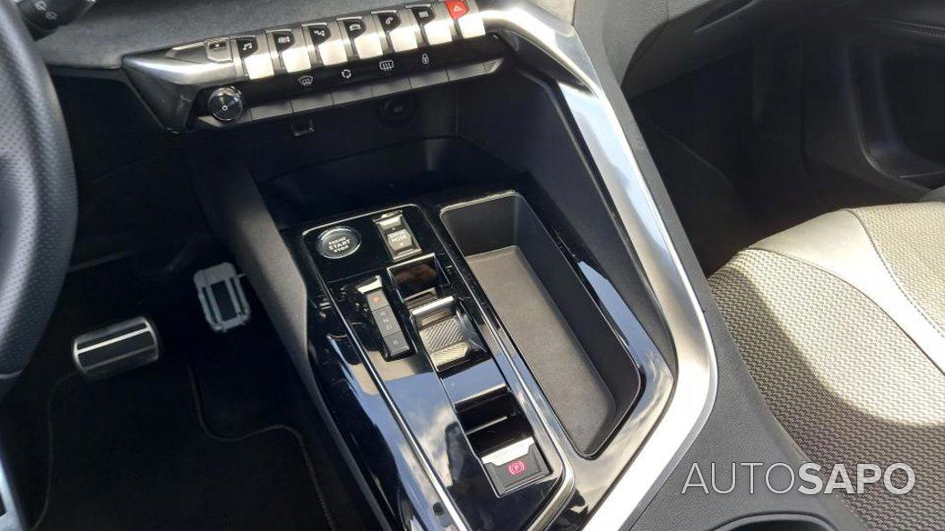 Peugeot 3008 1.6 Hybrid4 GT e-EAT8 de 2023