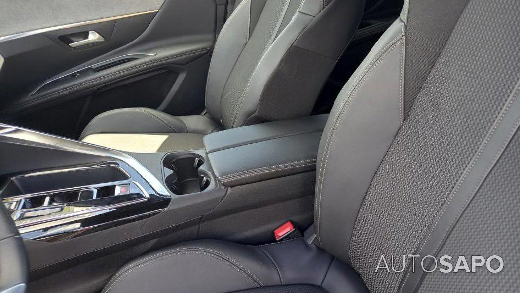 Peugeot 3008 1.6 Hybrid4 GT e-EAT8 de 2023