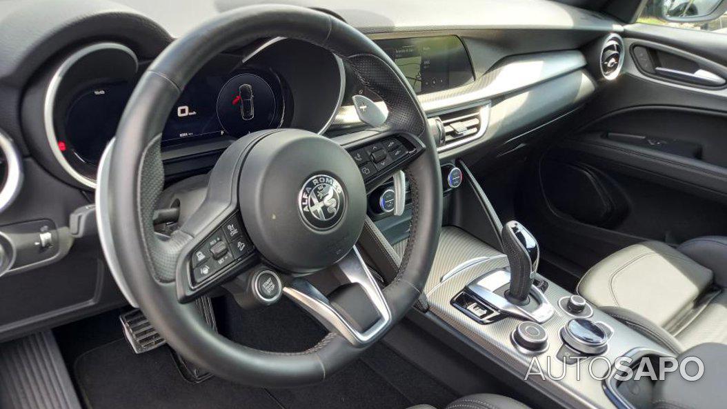 Alfa Romeo Stelvio 2.0 T Sprint Q4 AT8 de 2025