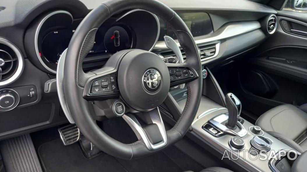Alfa Romeo Stelvio 2.0 T Sprint Q4 AT8 de 2025