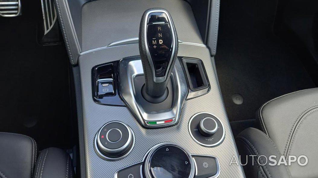 Alfa Romeo Stelvio 2.0 T Sprint Q4 AT8 de 2025